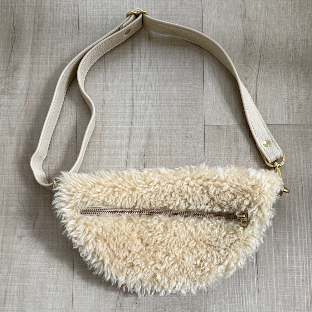 Very Fine South - Small Shearling Sling - Ivory